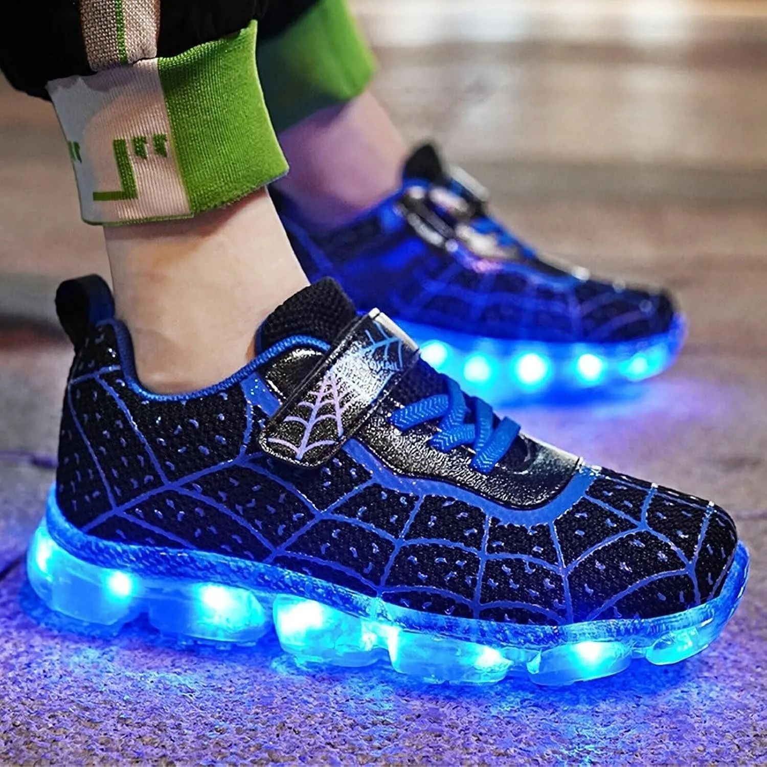 Kids LED Shoes Boys Girls Light Up Trainers Children USB Charging Flashing Sneakers Gift for Birthday Halloween Xmas