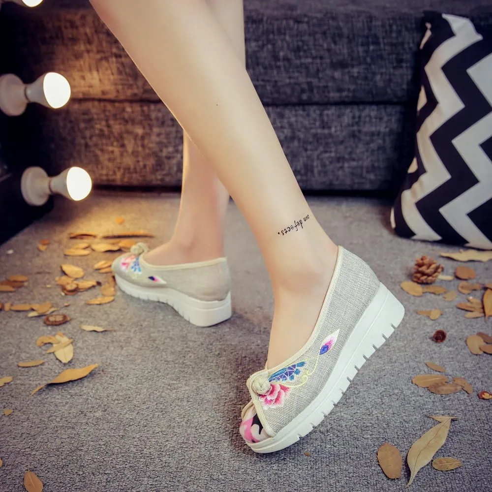 Qhome Women's Floral Embroidery Frog Linen Comfortable Casual Walking Canvas Loafers Shoes