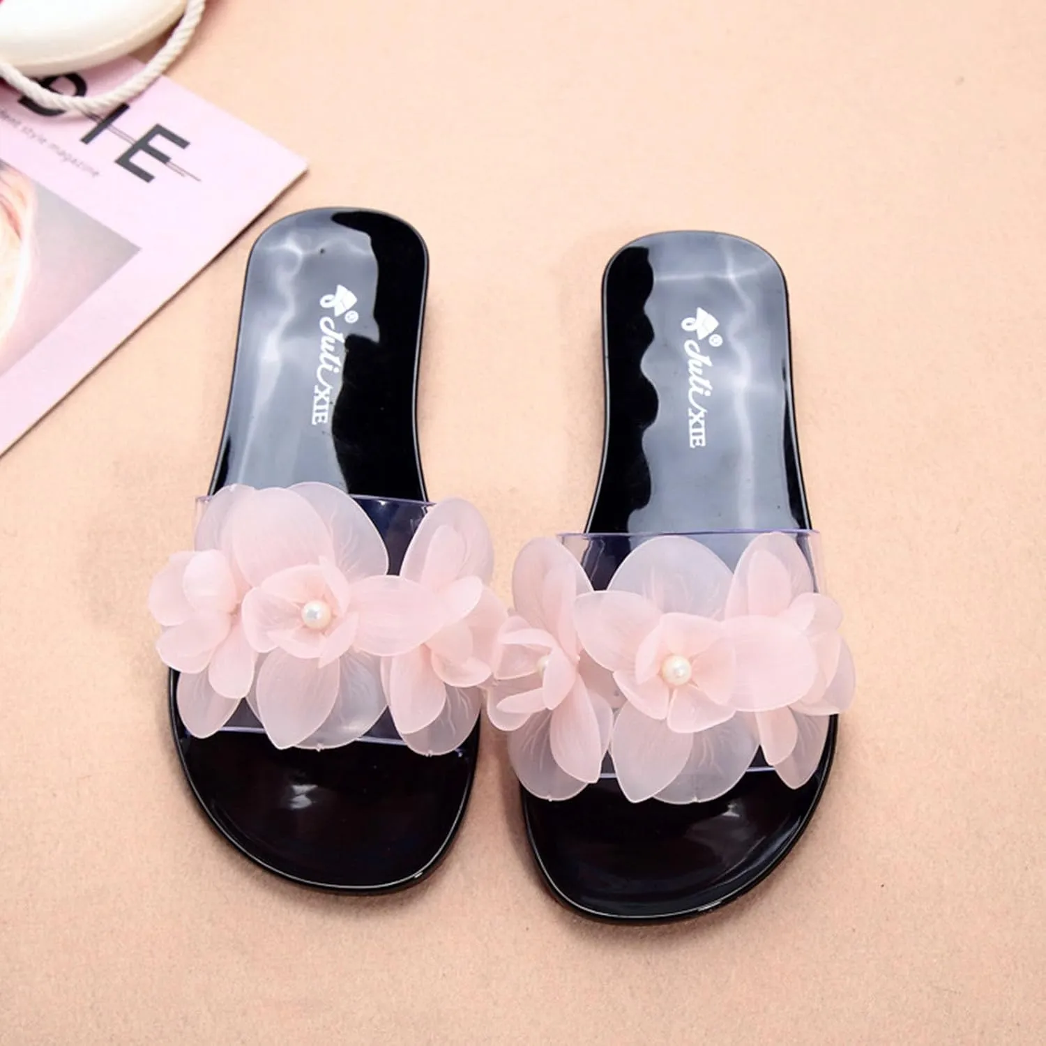 Women's Fashionable Flat Bottomed Transparent Outer Wearing Jelly Sandals Summer Fashion Flower Crystal Beach Slippers