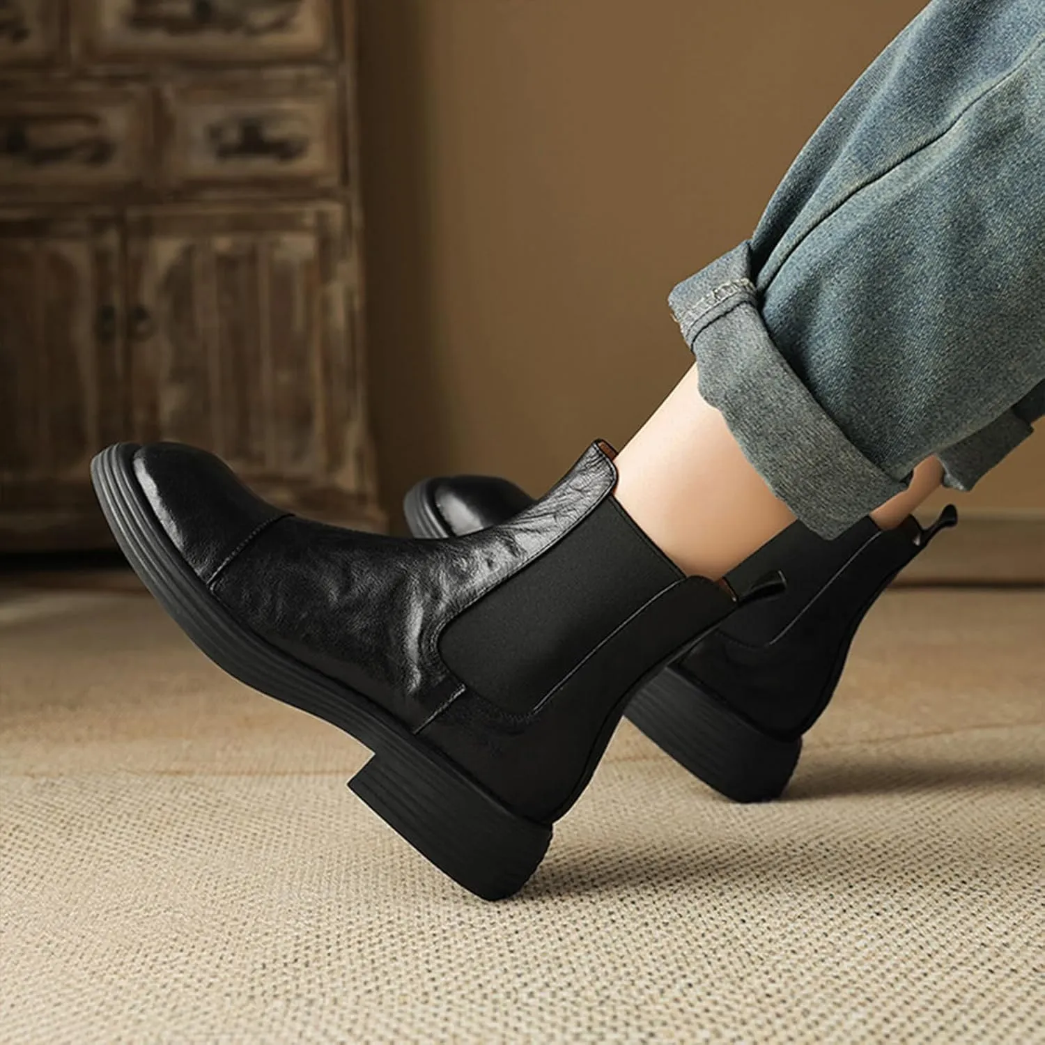 Women's Leather Low Heel Chelsea Boots Comfortable Round Toe Platform Slip On Retro Elastic Ankle Boots Fall Winter Fashion Dress Booties